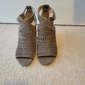 Brand new Marc Fisher Size 7.5M Taupe Suede Geela Strappy Sandals